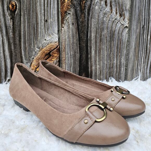 Tan Cap Toe Flats A2 Aerosoles Ultrabrite Size 9.5 Horsebit Buckle Loafers EUC - Picture 3 of 13